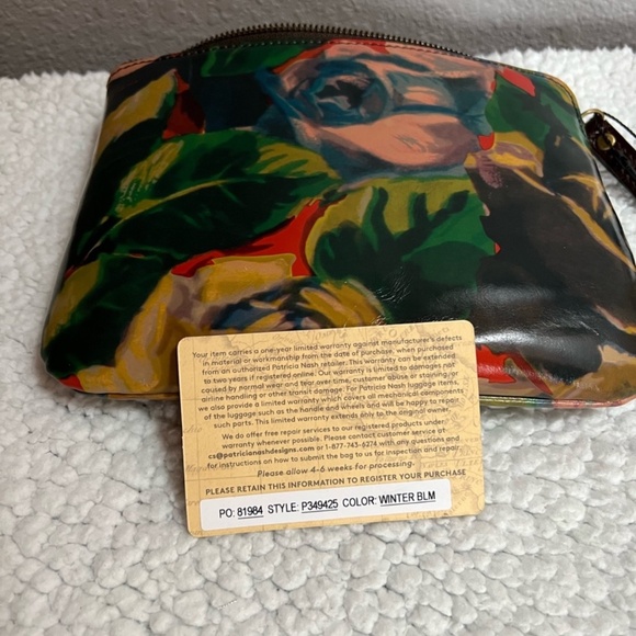 SALE‼️ $50❣️ Patricia Nash~Cassini Winter Bloom wristlet~ New with Tags❣️ - Picture 3 of 10